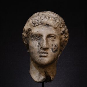 Scultura “Afrodite” di Alessandro La Motta