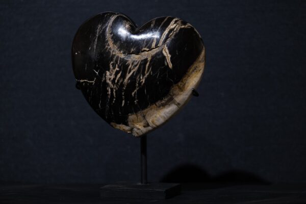 Scultura “Cuore di Palma” di The Studio
